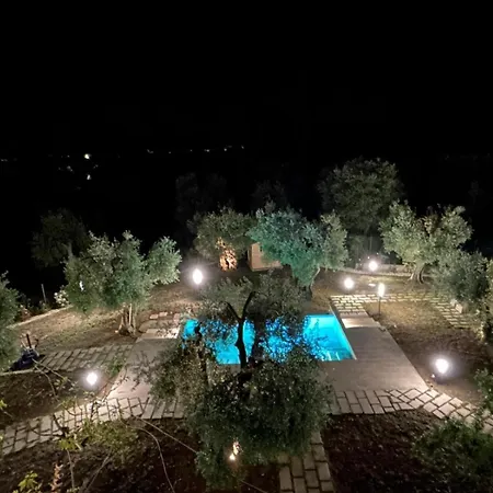 Pilone Del Monaco & Pool 维耶斯泰