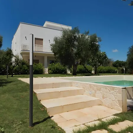 Pilone Del Monaco & Pool *