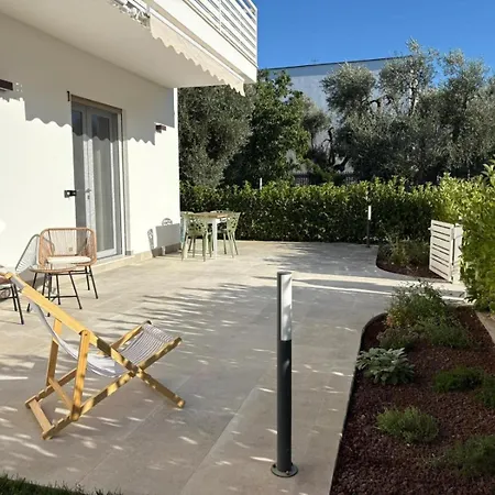 Pilone Del Monaco & Pool